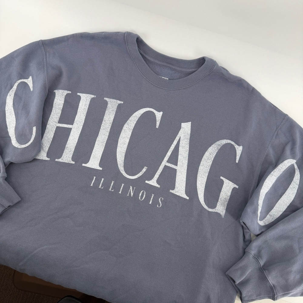 Hollister‎ Chicago Illinois Sweatshirt Womens Large Blue Gray Graphic Crewneck